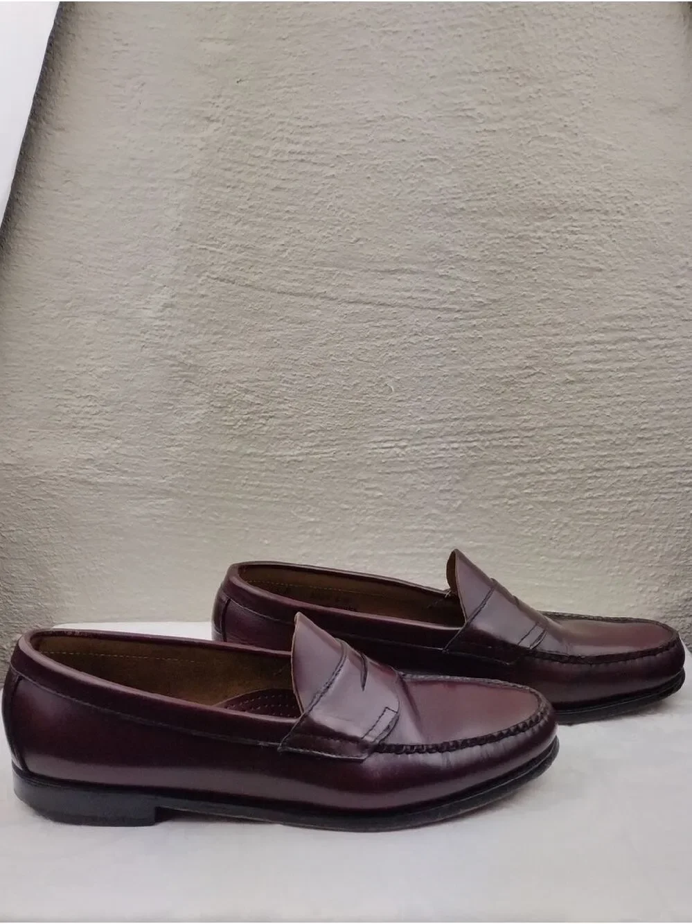 G.H. Bass & Co Weejuns Men's Burgundy Leather Upper Low Heel Penny Loafer Shoe